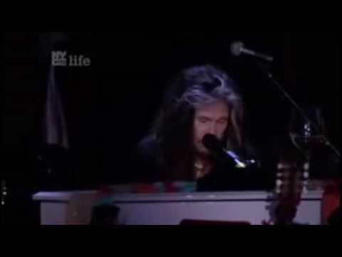 Dream on Steven Tyler front and center