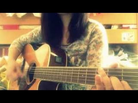 Big Bang Theory girls go to the Comic Book Store vesves give all the blokes a heart attack