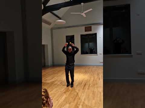 Clown tries Flamenco