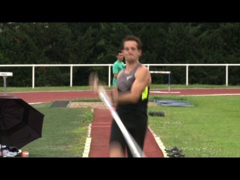 Pole vaulter Lavillenie aiming high for France