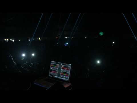 Carl Cox plays my rmx for Dubskull 'Let Me Tell You' @ Time Warp 2017