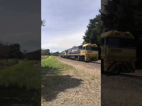 TRAINS AM22 Pacific National 1MP2 PN Steel NR64 NR106 NR19 G526 22/11/21 Nairne Smoke and horns!