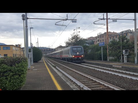 ICN 795 Torino Porta Nuova - Reggio di Calabria Centrale, E.464 ICS + ex FB a Genova Rivarolo