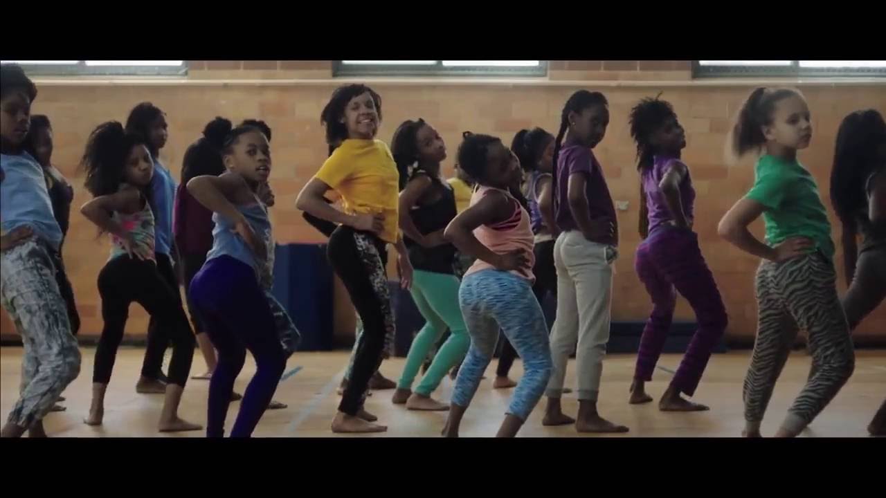 trailer Oficial
