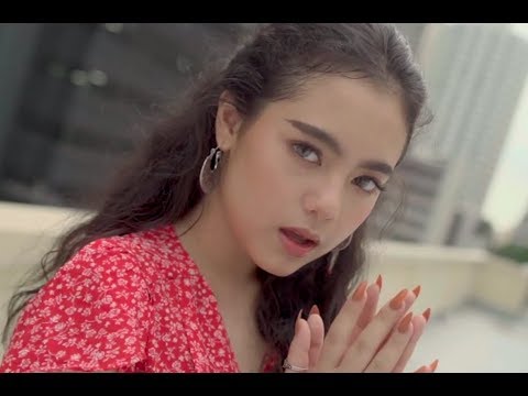 Chaleeda - Growing Up Sucks [Official Music Video]