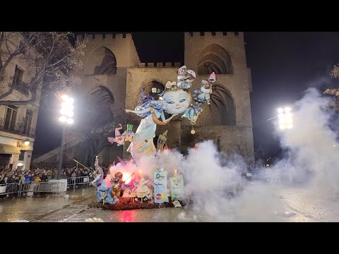 Nit de Cremà - Falla Serranos, Plaza Los Fueros - Burning the Figures for Fallas 2022