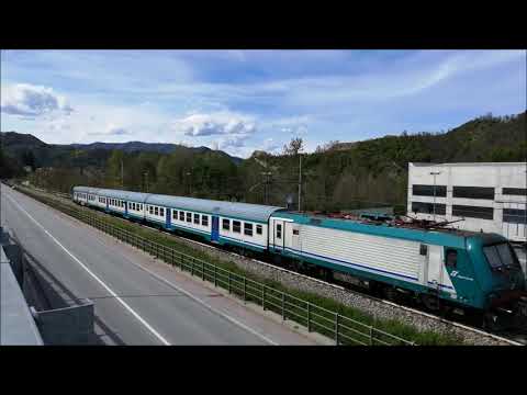 TRENO REGIONALE IN TRANSITO SULLA CUNEO LIMONE Pte. (CN) SAB.27 - 4 - 2019.
