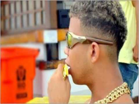 Mc Magrinho & Mc Nandinho - É Carnaval