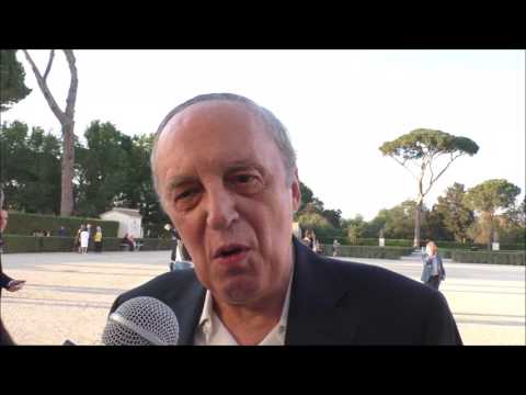 Videointervista a Dario Argento, tra Globi d'Oro e Dylan Dog, su SpettacoloMania.it