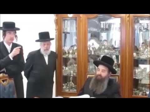 האדמו"ר מסאדיגורה ירושלים בוחן את תלמידי ת"ת מאור חיים בירושלים, אב תשפ"ב