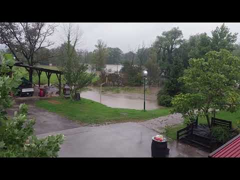 Kamp Kolpa narasla voda......