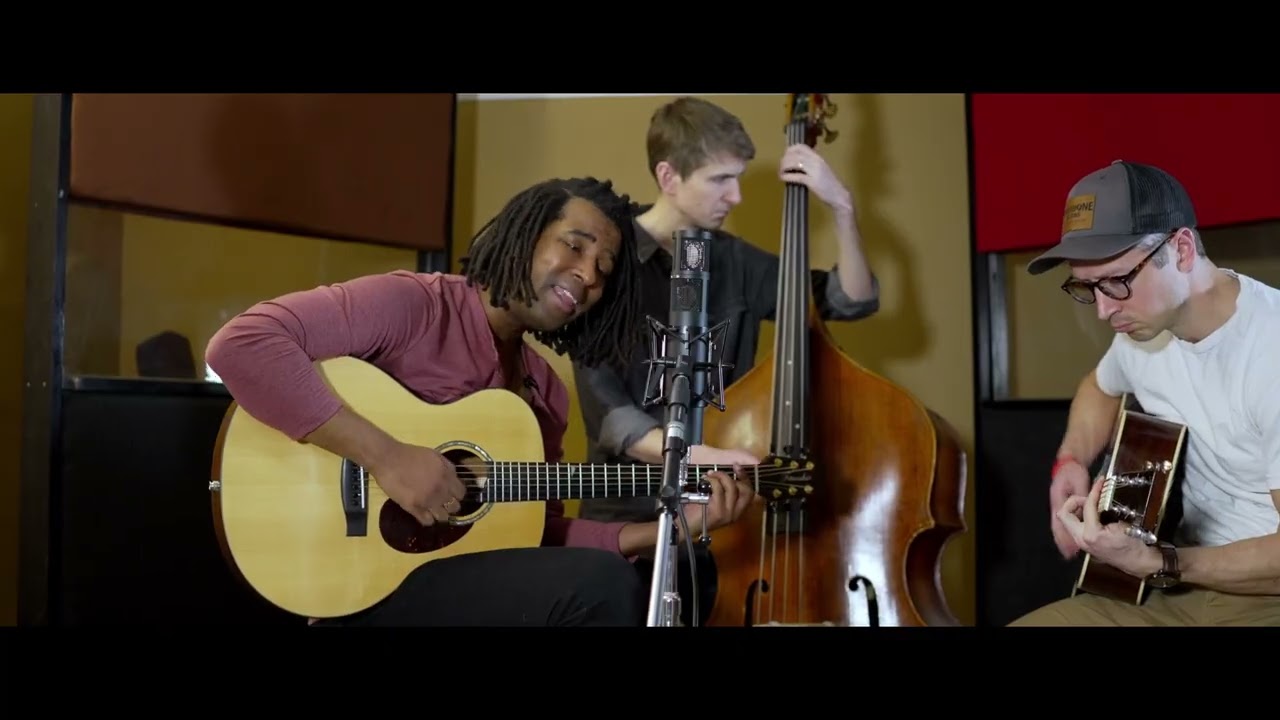 Promotional video thumbnail 1 for Pentley Holmes Acoustic Singer Guitarist