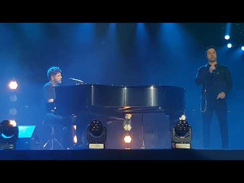 No me doy por vencido * Pablo López y Luis Fonsi * #TourSantaLibertad #WizinkCenter #Madrid