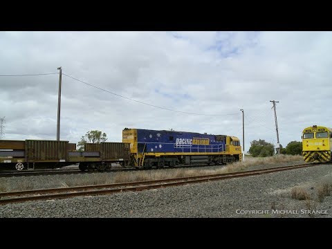 3XM4 Steel Train Crosses QUBE grain - PoathTV Australian Railways