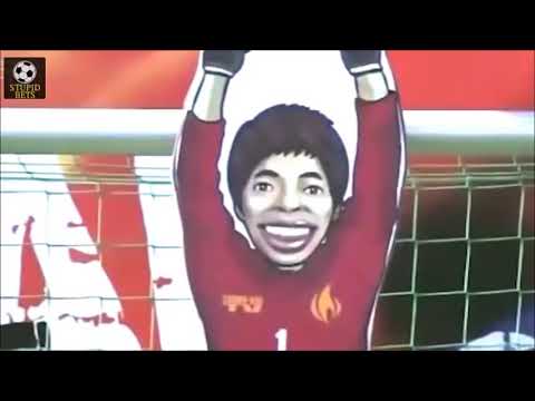 Футболисты против робота - вратаря (Footballers vs robot goalkeeper)