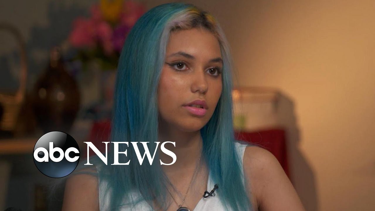 Teen who lost leg, fingers in shark attack describes the moment she was bitten l Nightline