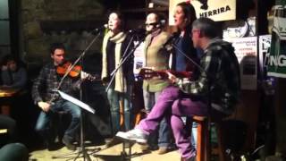 Aire ahizpak. Martxa baten lehen notak