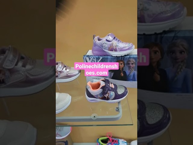 Vídeo relacionado con Disney Frozen 2 Zapatillas iluminadas para niñas, zapatillas deportivas para niños Elsa Anna con luces intermitentes, Silver, 7 UK Child