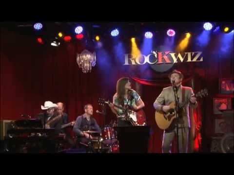Courtney Barnett & Dave Faulkner - Everybody moves - RocKwiz duet