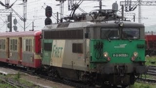 preview picture of video 'Romania: RegioTrans electric loco 25528 departs from Coslariu'