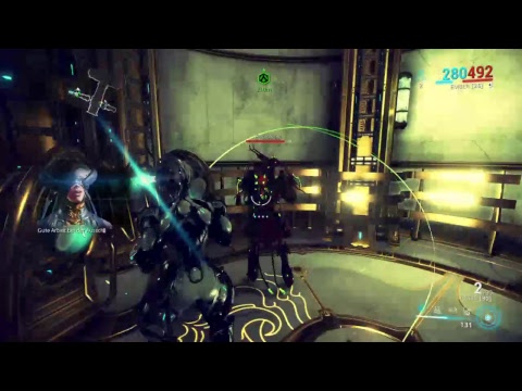 In warframe farmen und bosse legen :)