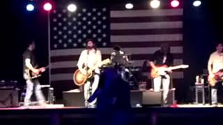 Micky and The Motorcars- Careless