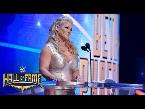 Beth Phoenix offers a Rated-R tribute to Edge: WWE Hall of Fame 2017 (WWE Network Exclusive)