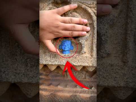 How is it possible?🤯😳 #shorts #carving #hampi #temple #illusion #ancient #animals #ytshorts #india