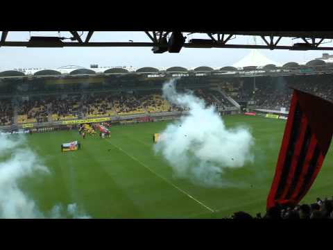 2012-05-06 Roda JC - FC Utrecht_vuurwerk.mkv
