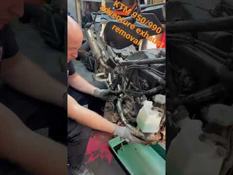 KTM 950 / 990 Adventure front header / exhaust removal the easy way.