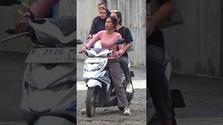 Download lagu Wanita cantik naik motor honda beat #shorts #cantik #wanita mp3 Download lagu Wanita cantik naik motor honda beat #shorts #cantik #wanita mp3