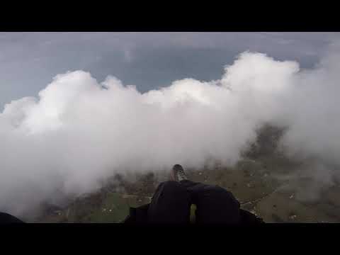 Gardasse 18.10.2020. Flug durch die Wolken. BGD Epic.