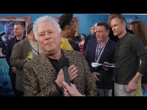 The Little Mermaid Los Angeles World Premiere - itw Alan Menken (Official video)