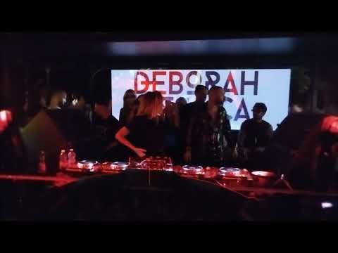 Deborah de Luca backs to 90s with One and One