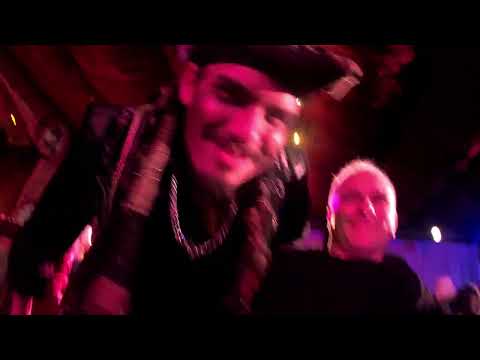 Cara de Mau parte 2 - Pizzaria Temática de Gramado. Show