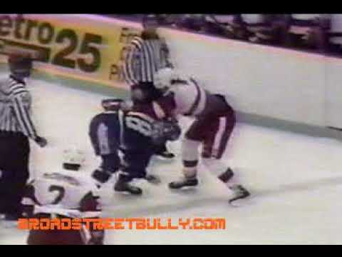 Bob Probert fights Kevin Maguire 1991/9/25
