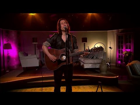 Kristian Anttila – Klockorna ringer in dig ändå (Live) - Malou Efter tio (TV4)
