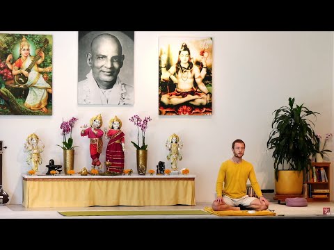YOGA Mittelstufe "Exakt" mit Tilman - Yoga Vidya Ashram Live - 9:15 Uhr 18.09.2021