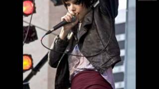 Crystal Castles - Good Time