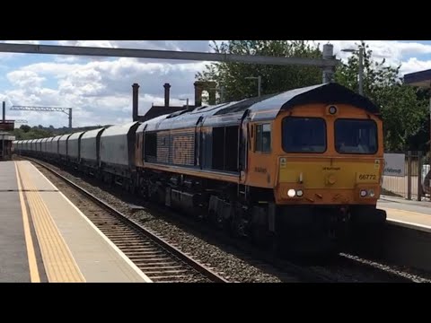 Harborough station class 66772 GBRF class 33s 33025 33025 33029 West coast railway special 5/8/22
