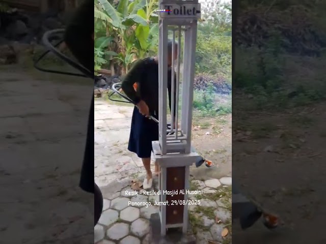 Resik-Resik Masjid Ponorogo