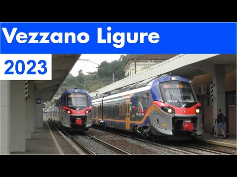 Treni alla Stazione di Vezzano Ligure - Trenitalia, Mercitalia & MEDWAY