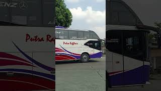 Download lagu with a sweet face she entered the elegant Indonesian bus mp3