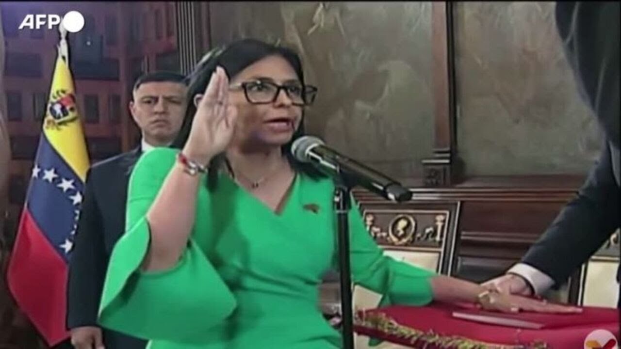 Davanti al parlamento venezuelano il giuramento di Rodriguez come presidente ad interim