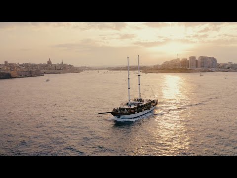 Chasing Sunsets - Boat Cruise - Grand Harbour