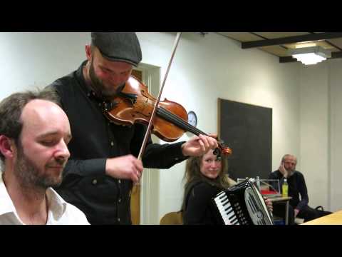 "Hamborg sekstur og polka sekstur" med "Svøbsk bal trio " i Roskilde 28.3.15