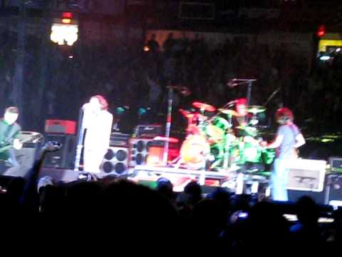 Pearl Jam - Animal w/Rocky Intro, 10-28-09, Philadelphia Spectrum