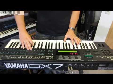 YAMAHA DX7 II FM Synthesizer (1987) 