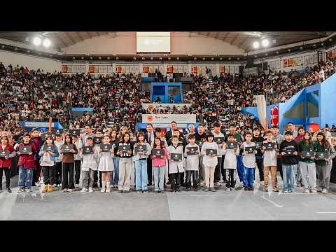 Orrego entregó computadoras para alumnos de Chimbas, Zonda y Ullum