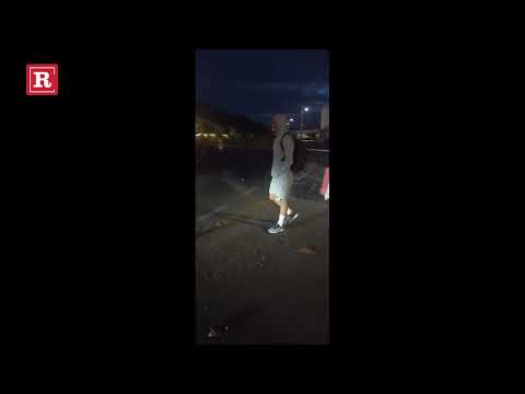 Saša Lukić cupka od hladnoće ispred aerodroma